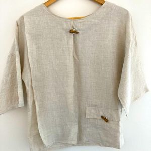 Blu No 9 100% Linen top beige, XS, toggle detail, EUC, classy